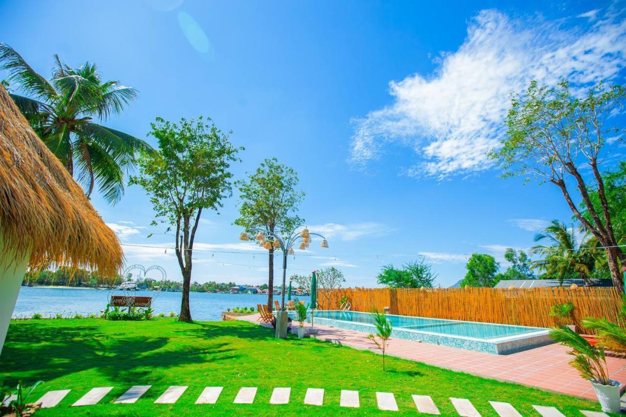 Sea Sand Resort Kampot Exterior photo
