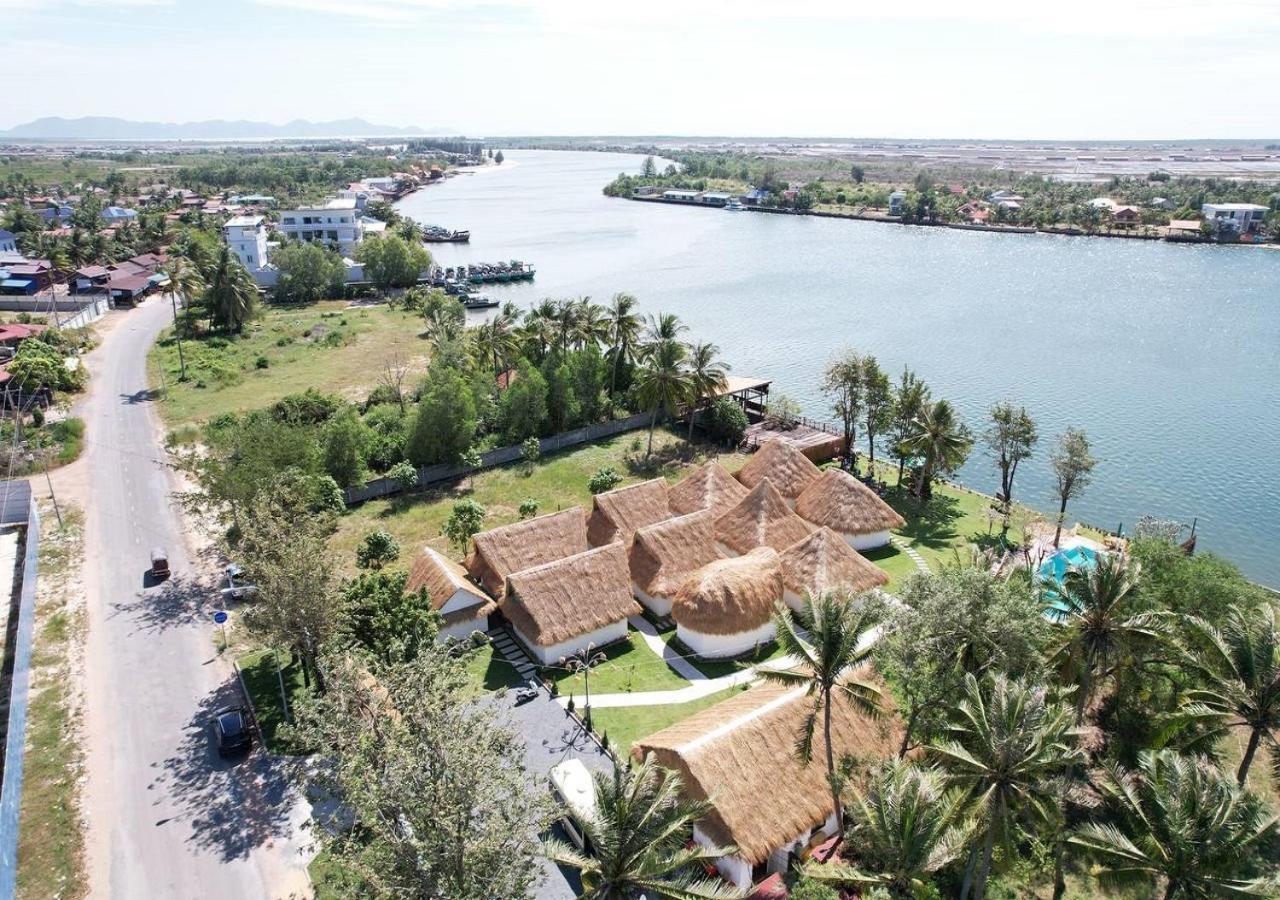 Sea Sand Resort Kampot Exterior photo